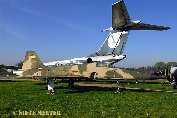 Northrop F-5E Tiger II   00852   (R-1033)  USAF/North Vietnam AF    15-10-2007  Krakow