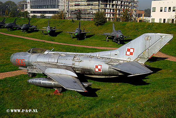 Mikoyan-Guryevich MiG-19PM Farmer.D  905.  (c/n65905)  Krakw-Rakowice,   15-10-2007