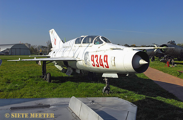 MiG 21-UM   9349   c/n-5.17E+08    3-PLM  Krakw-Rakowice-Czyzyny  15-10-2007