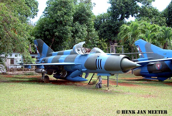 MiG 21 R  111   Museo del Aire Miramar Havana Cuba   03-06-2007