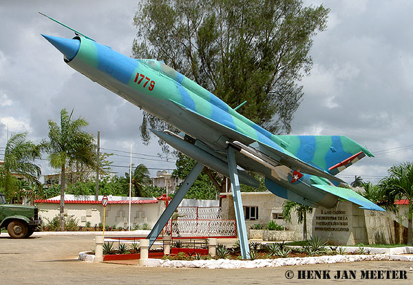 MiG 21 PFM    1779  Brigada De Aviacion  De Laguardia Playa Giron  San Antonio de Los Banos Cuba   04-06-2007