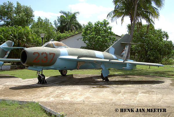 MiG 17    237  Museo del Aire Miramar Havana Cuba   03-06-2007