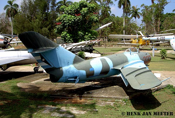 MiG 17    237  Museo del Aire Miramar Havana Cuba   03-06-2007