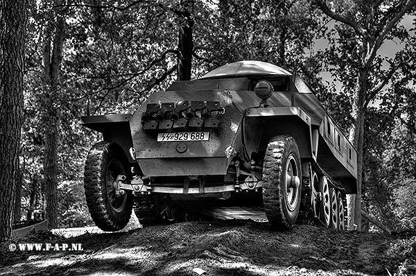 Sdkfz-251 1022   Overloon 15-05-2016     The Cromton Collection