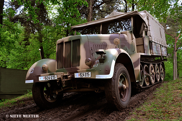 Sd.Kfz-7   924015   of the Cromton Colection  Overloon  18-05-2013