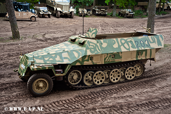 Sd-Kfz-251.  The  203 WH-336396  Overloon 15-05-2015