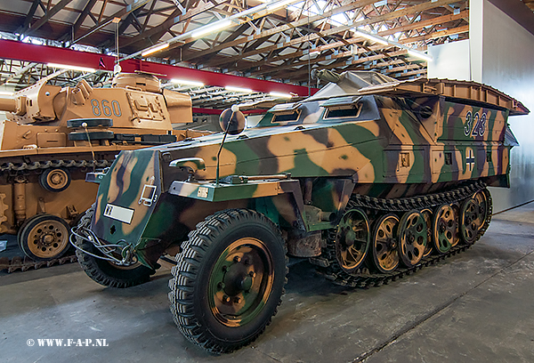 Sd.Kfz-251   323    Panzermuseum Munster 15-01-2022