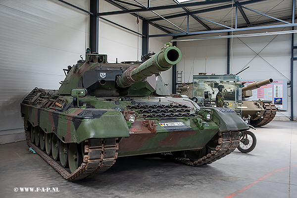 Leopard 1 A5- The Y-4128441  Panzer Museum Munster  2016-04-22 