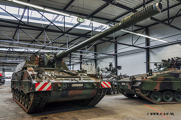 PzH2000  Y-416928 Panzermuseum Munster  15-01-2022