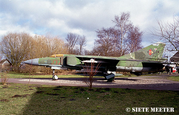 MiG 23 ML    332  ex  JG-9   Peenemnde   26-02-2000