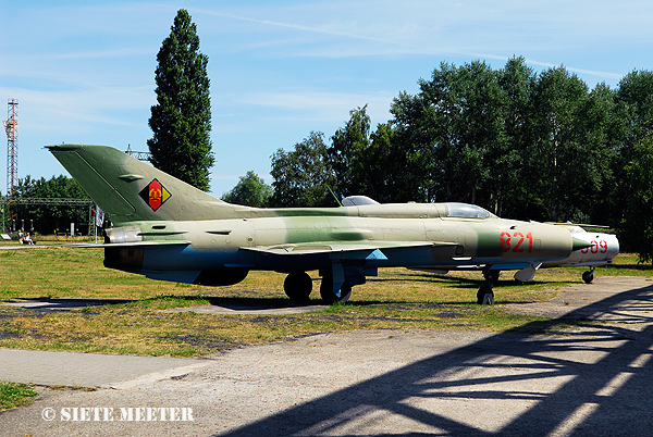 MiG 21-PFM     821   gelscht an 17.07.1992 as "992" Peenemnde    07-07-2008 