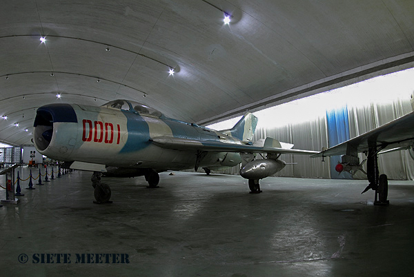 Shenyang F-6A J-6A (MiG-19PF   Farmer D)   0001   10-09-2007