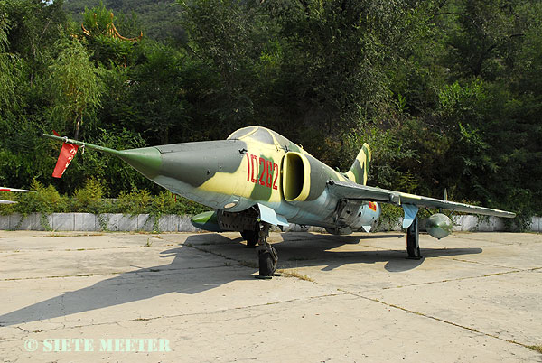 Nanchang A-5 Q-5 (Fantan)     10262     10-09-2007