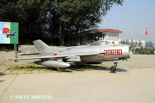  Shenyang J-6III  30690 (cn 0201)  10-09-2007