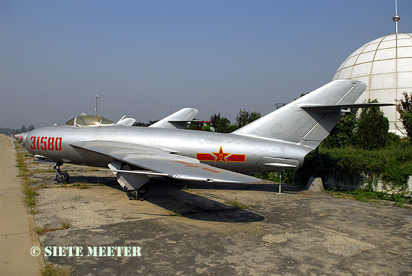 Shenyang F-5 J-5 (MiG-17F Fresco C)   31580   c/n 5821  10-09-2007