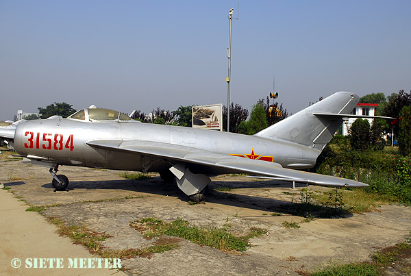 Shenyang F-5 J-5   (MiG-17F Fresco C)   31584  c/n 5753    10-09-2007