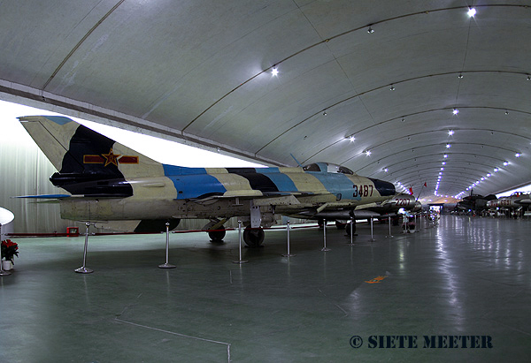 Chengdu J-7 (MiG-21F)   3487  c/n 70004  Special Missile Testing Unit    10-09-2007