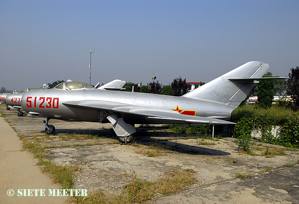 Shenyang F-5 J-5 (MiG-17F Fresco C)      51230   10-09-2007