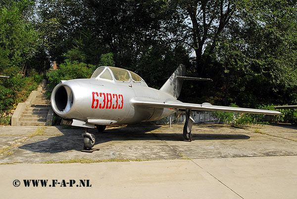  MiG-15UTI (Midget)     63833   c/n 722645    10-09-2007