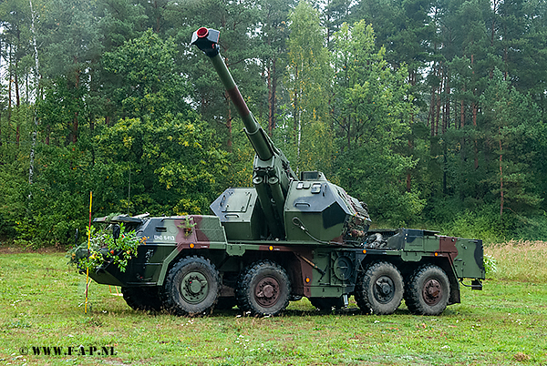 DANA 152MM self propeld Howitzer   the UHO-6483   of the 2-ND Artyllery Regiment  Choszczno  06-10-2006