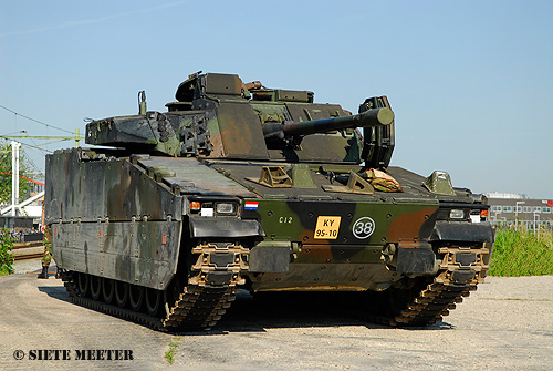 CV-9035  KY-9510 44 Pantserinfanteriebataljon Johan Willem Friso  Steenwijk  28-06-2010