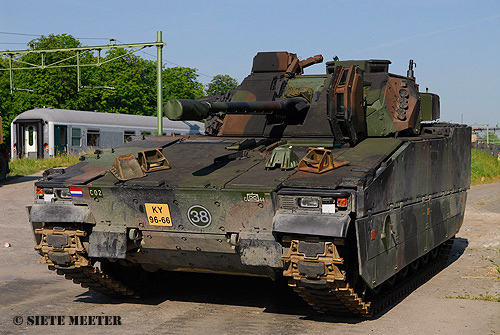 CV-9035  KY-9666 44 Pantserinfanteriebataljon Johan Willem Friso  Steenwijk  28-06-2010