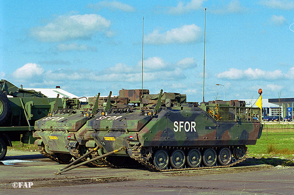 YPR-PRI    KY-52-28  43 GB. Bison Preparation 2  Steenwijk 24-03-2002