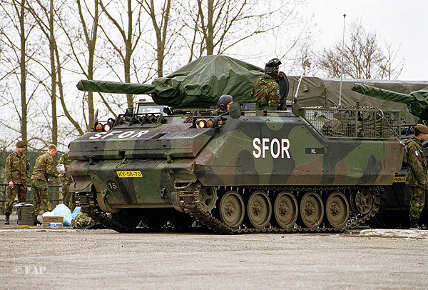 YPR-PRI    KY-58-70  43 GB. Bison Preparation 2  Steenwijk 24-03-2002