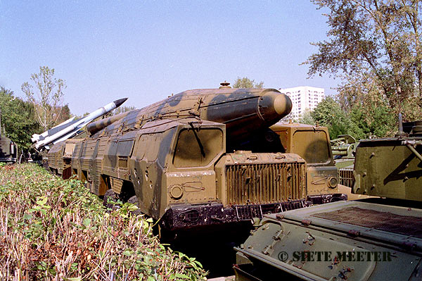 A left side vieuw of the Maz-545 and 9P120 Temp-S at the Moscow Museum.  Aug-1995