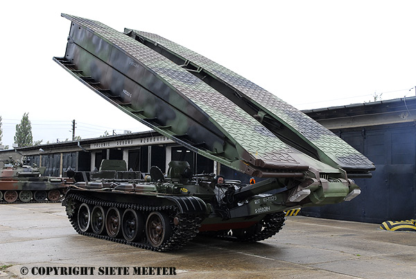 BLG-67M2  bridgelaying vehicle on a T-55 Chassis     UBS-3777  Szczecin 05-10-2006