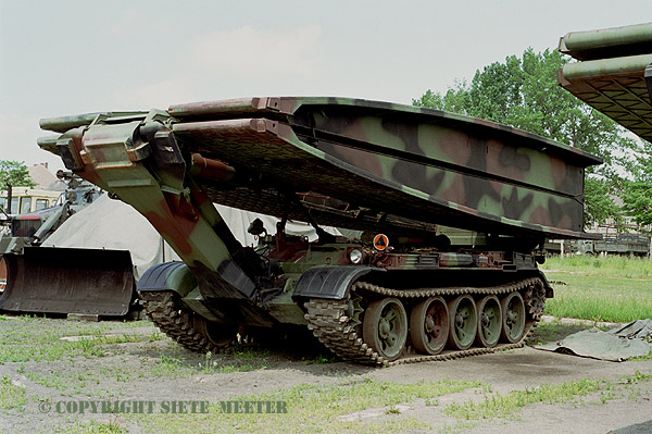 BLG-67M2 Armoured vehicle-launched bridge on a T-55 Chassis    UBS-3793  of the 6.th ACB  Stargard  26-05-2003