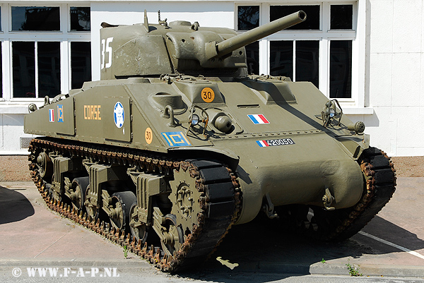 Sherman-M4A2   420050  Saumur   28-06-2009