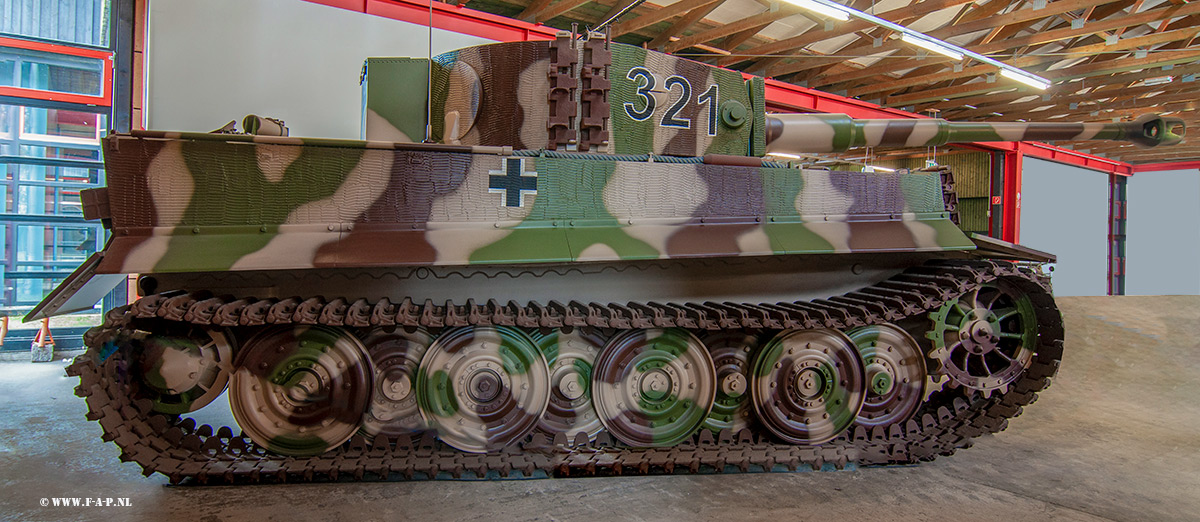 Tiger-1 Panzerkampfwagen VI Tiger Ausf. E  The 321 this is the plastic Mucup