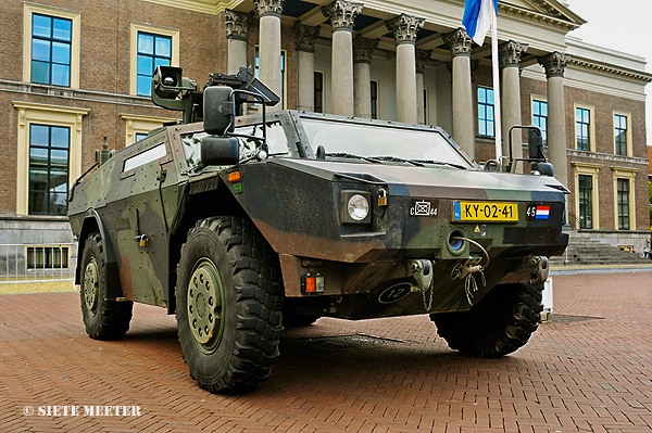 Fennek   KY-02-41    44 Pantserinfanteriebataljon   Leeuwarden  17-10-2013