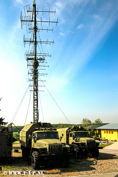 Radarstation  P-18 Ein Antennen Trager Lastwagen  URAL 4320-D Ein Kontrollraum Lastwagen URAL 4320-D Ein Anhanger mit Generator  Hatten  22-05-2005