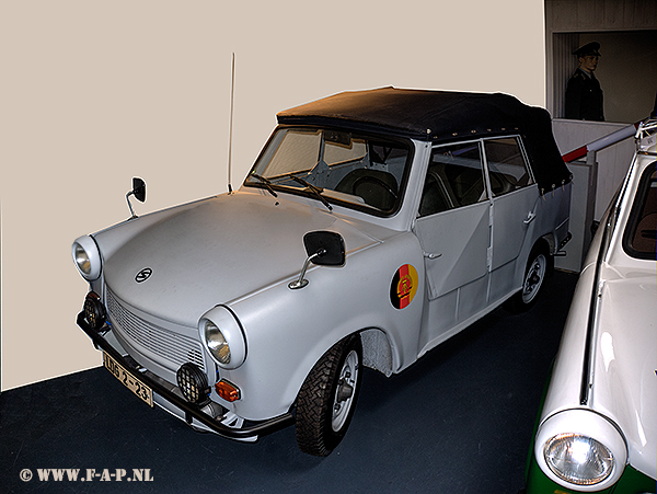 rabant  601 Kubel LDG  2 23   Trabi Museum Berlin  04-07-2016 until 1993, this car was in the police in Eberswalde.The special equipment included a rotating beacon, a siren and a radio.