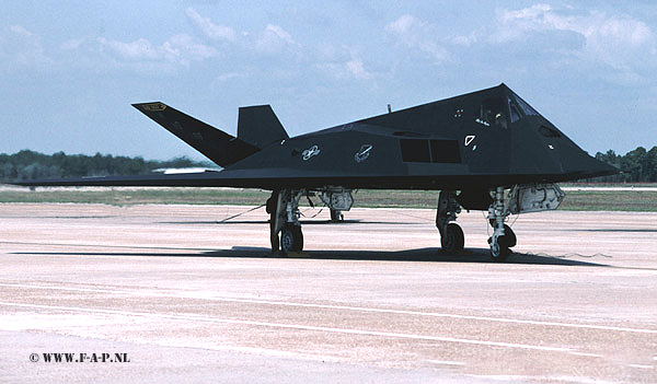 F-117   818  HO   Tyndel  30-03-2004