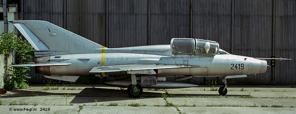 Mikoyan-Gurevich MiG-21U-600  2419        c/n-662419     1.lsp (letecky skolsky pluk   Czechoslovakia - Air Force   Trencin 30-05-2003