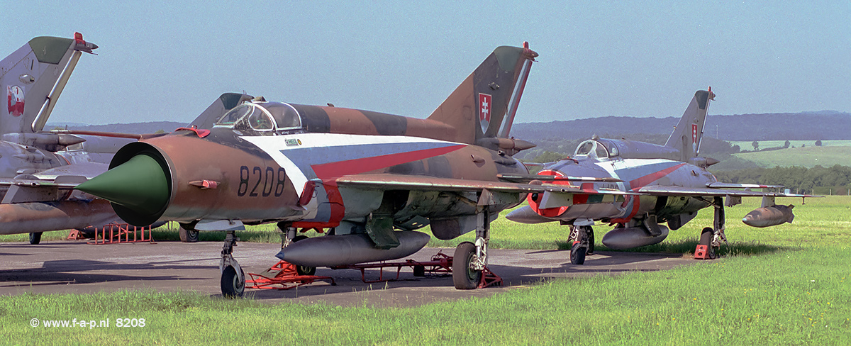 MiG 21 MF     8208   Sliac    31-05-2003