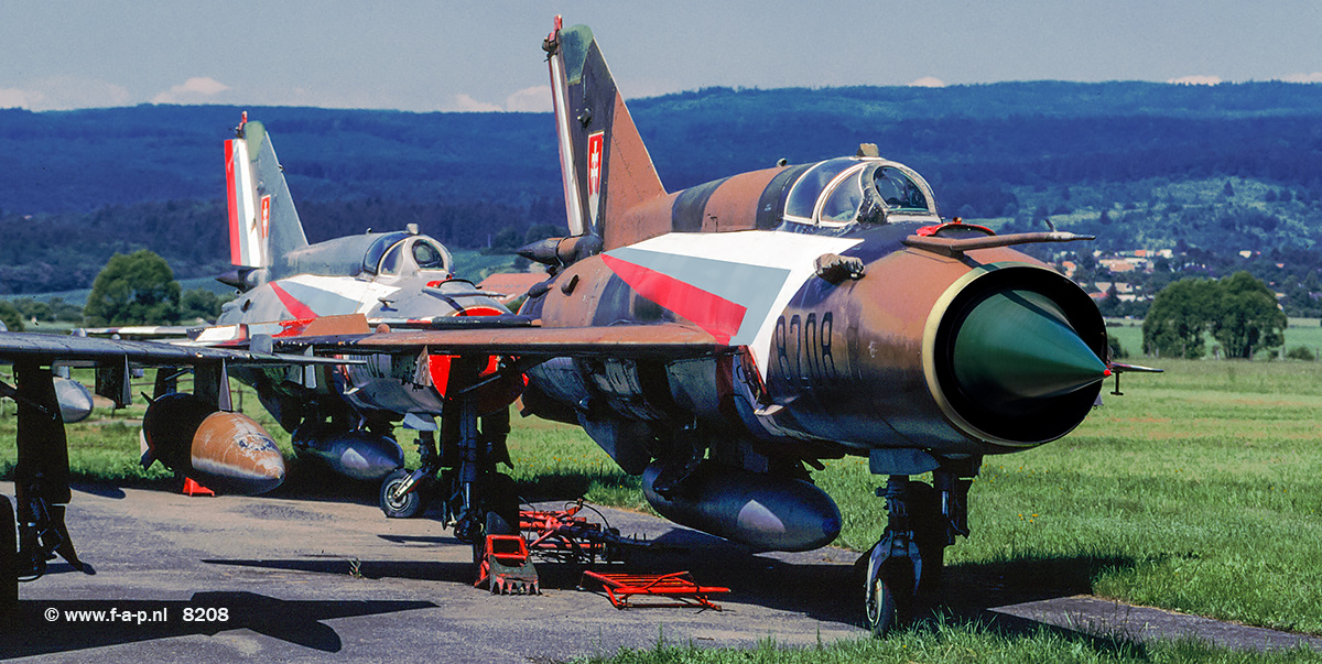 MiG 21 MF     8208   Sliac    31-05-2003
