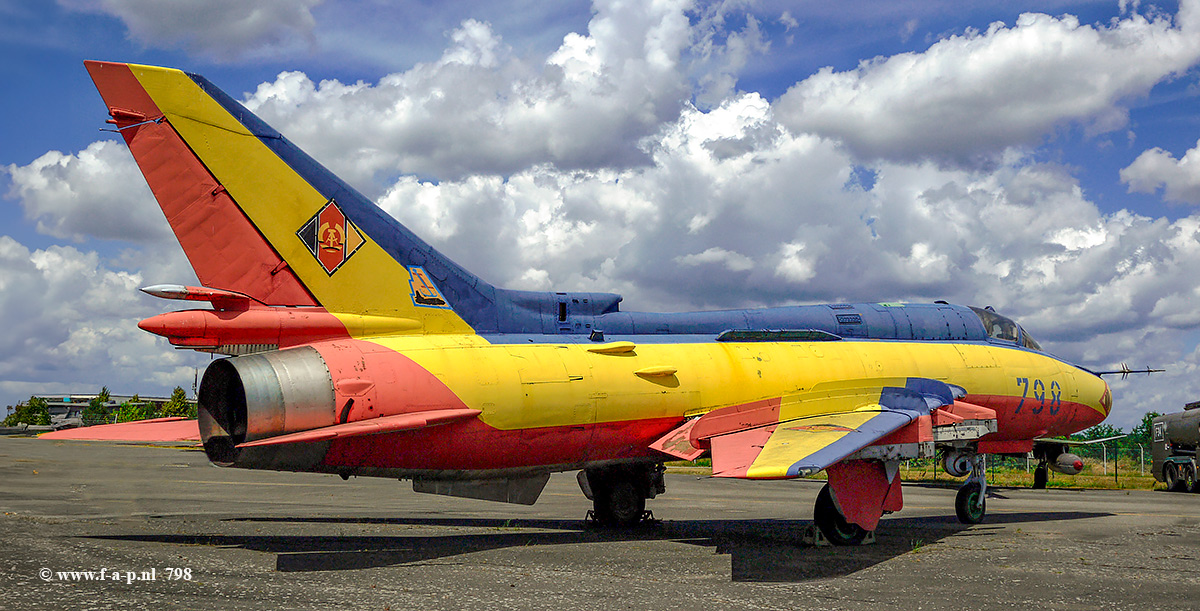 Sukhoi Su-22 M-4   798 c/n-31406     EX MFG-28 NVA    Gatow  03-07-2016