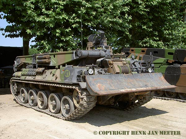 Armoured Recovery Vehicle   AMX-30D   The Carrousel  Saumur  13-07-2006